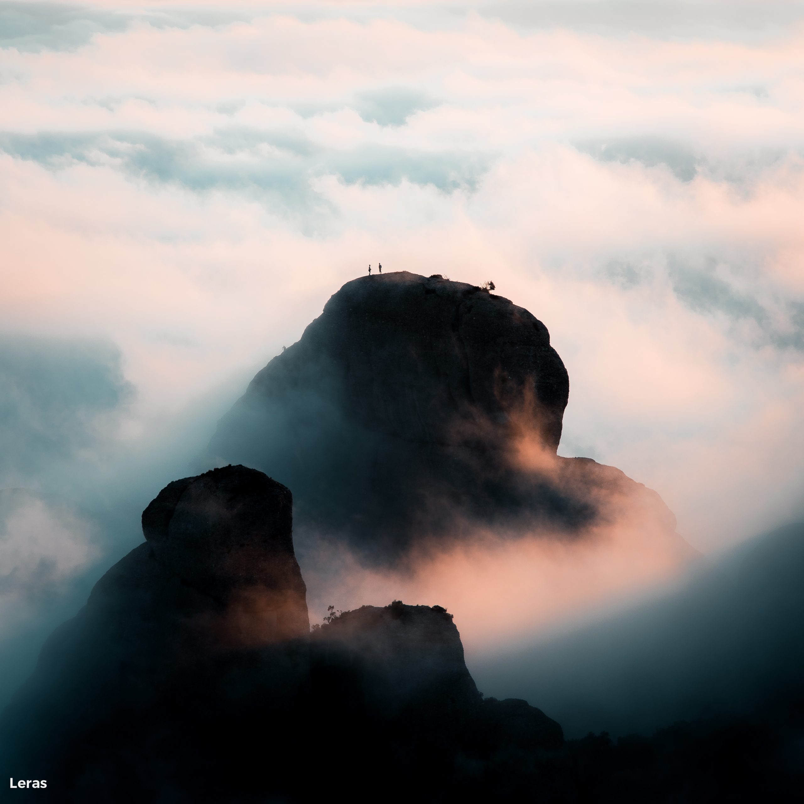 Atardecer en Montserrat con nubes